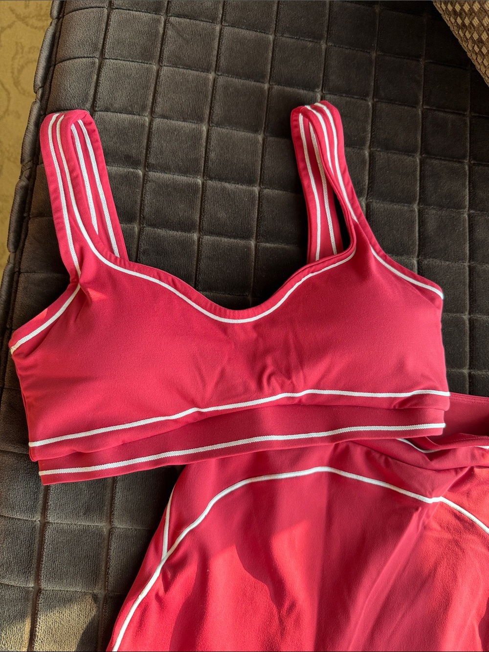 Red/ burgundy Unknown Seam-Trim High-Waist Leggings & Sports Bra Set - Picture 2 of 6